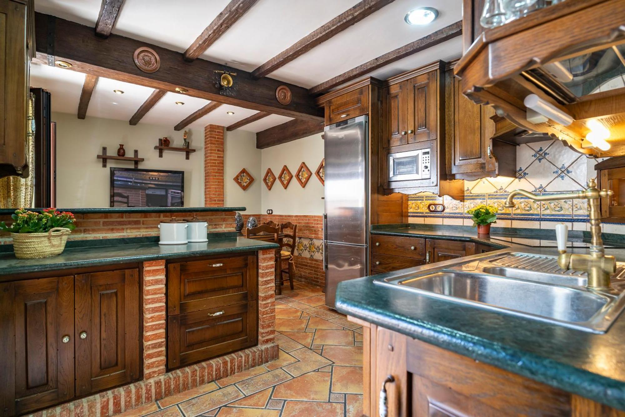 Casa Con Patio Y Terraza En Barrio Historico De La Villa, Junto Al Adarve Priego De Cordoba Exterior photo